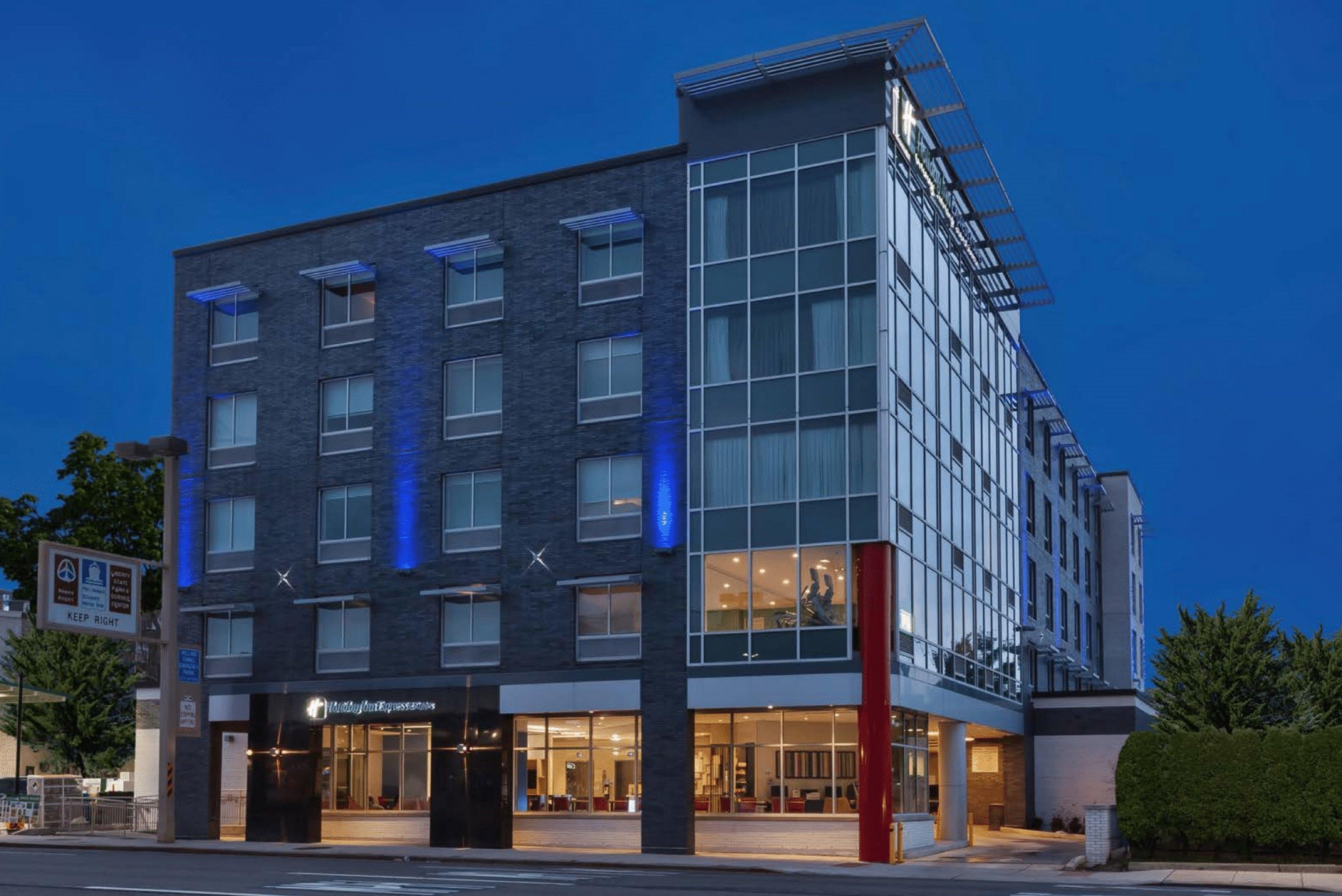 Holiday Inn Express & Suites Jersey City - Holland Tunnel, An Ihg Hotel Exterior photo